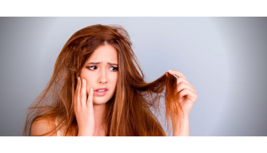 Problema dei capelli deboli: cause e alimenti anti-caduta